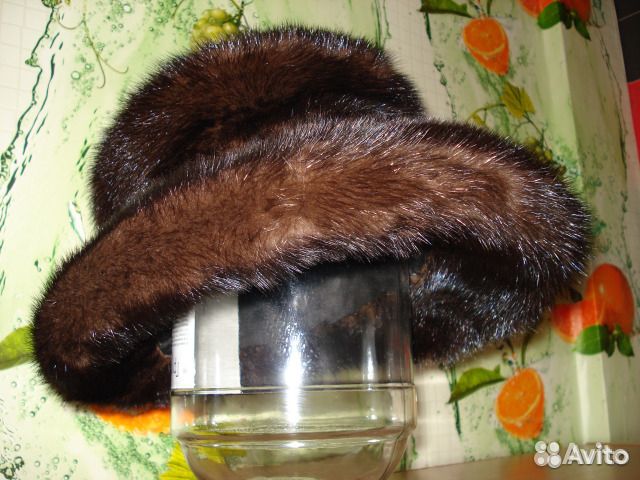 Норковая шапка с большими полями