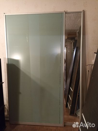 Шкаф-купе с дверями-зеркалами