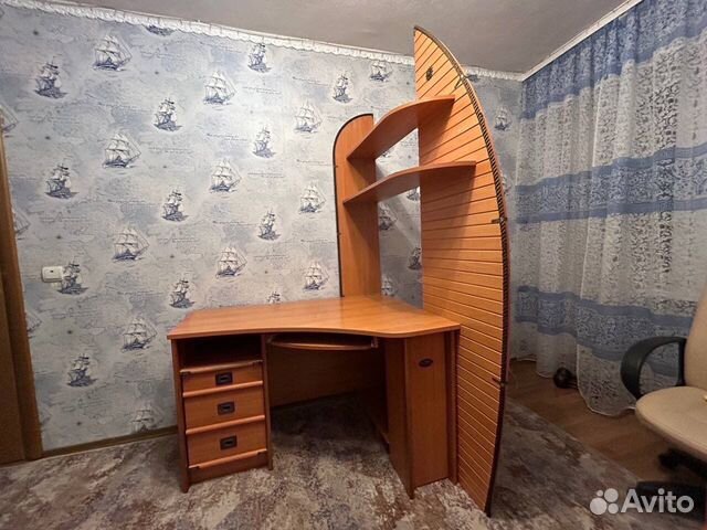 Письменный стол