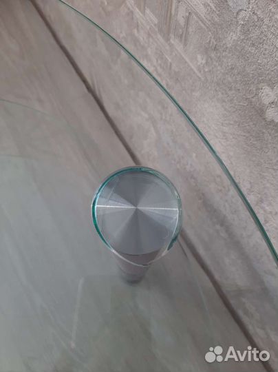 Стеклянная тумба под тв