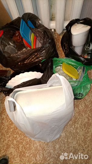 5 пакетов с посудой