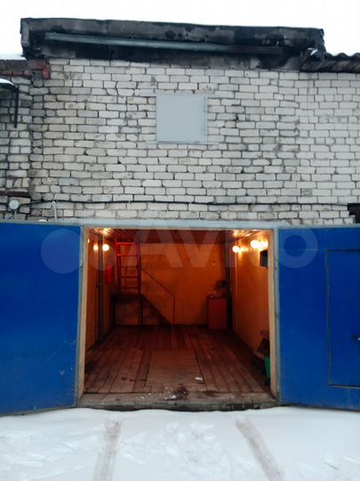 Гараж, > 30 м²
