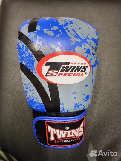 Боксерские перчатки 14oz