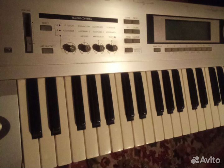 Korg Triton Le Music Workstation 61 клавиша