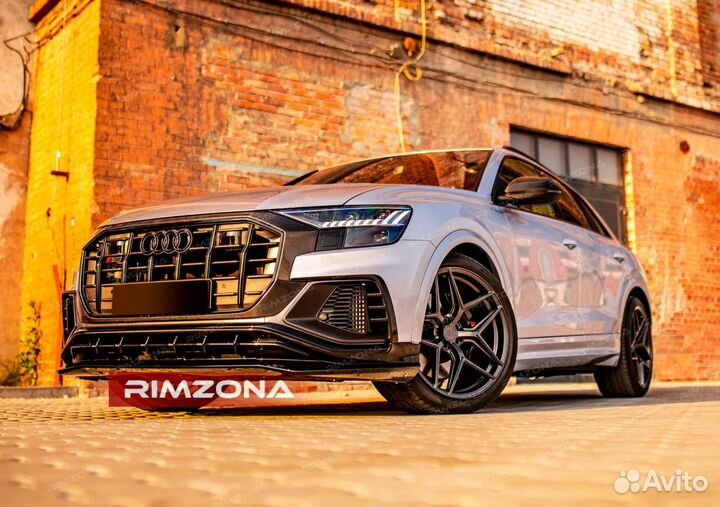 Кованые диски R22 на Audi RS Q8