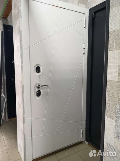 Дверь входная металлическая