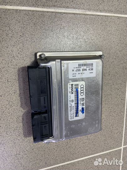 Блок управления двс Audi A4 2002 г