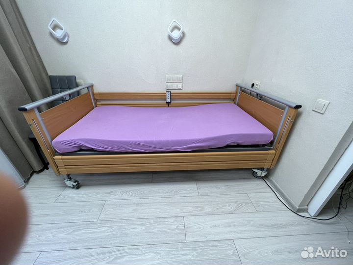 Кровать для лежачих больных с электроприводом