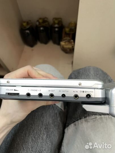 Портативный видеопроигрыватель Shinco SPD-1720T