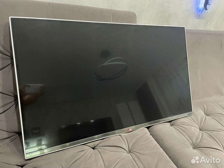 Телевизор LG 42 дюйма со smart tv и 3d