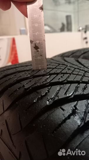 Goodyear Vector 4Seasons Gen-2 235/60 R17