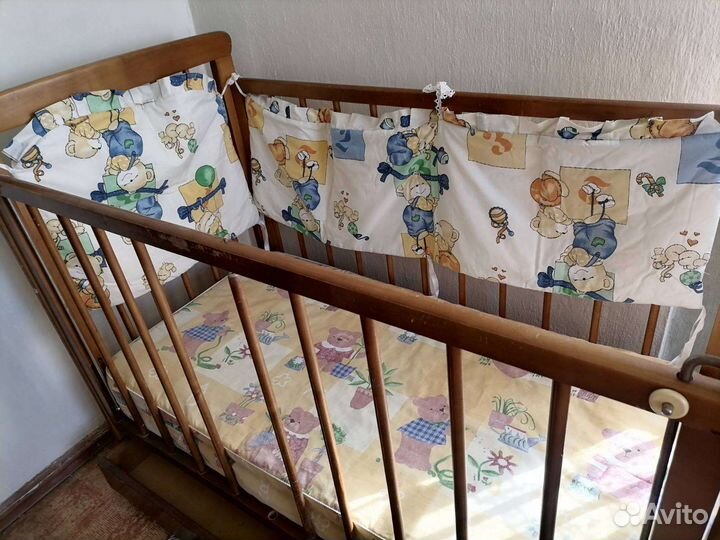 Детская кроватка