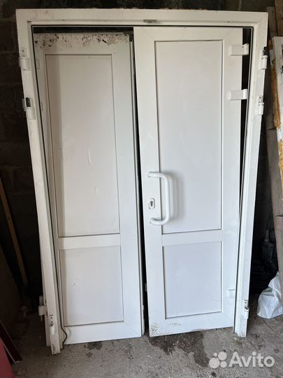 Двери пластиковые бу