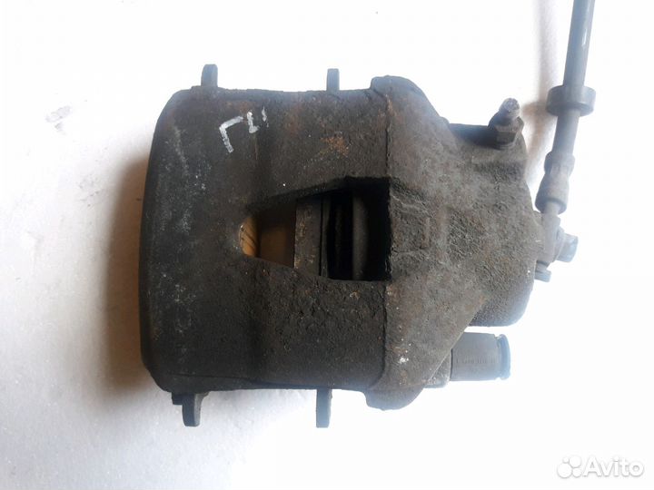 Передний суппорт Гольф-4 Бора