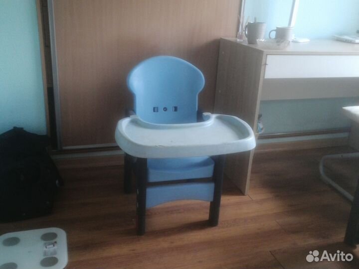 Стульчик для кормления + столик для творчества