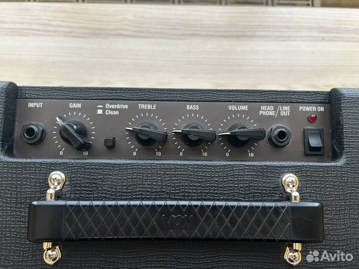 Комбоусилитель VOX pathfinder 10