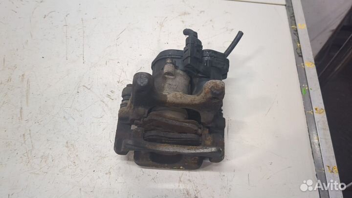 Суппорт Audi Q3, 2016