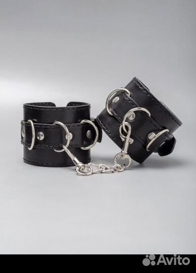 Кожаные наручники