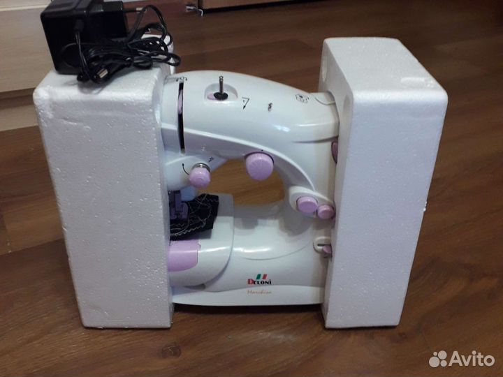 Швейная машина Deloni mini