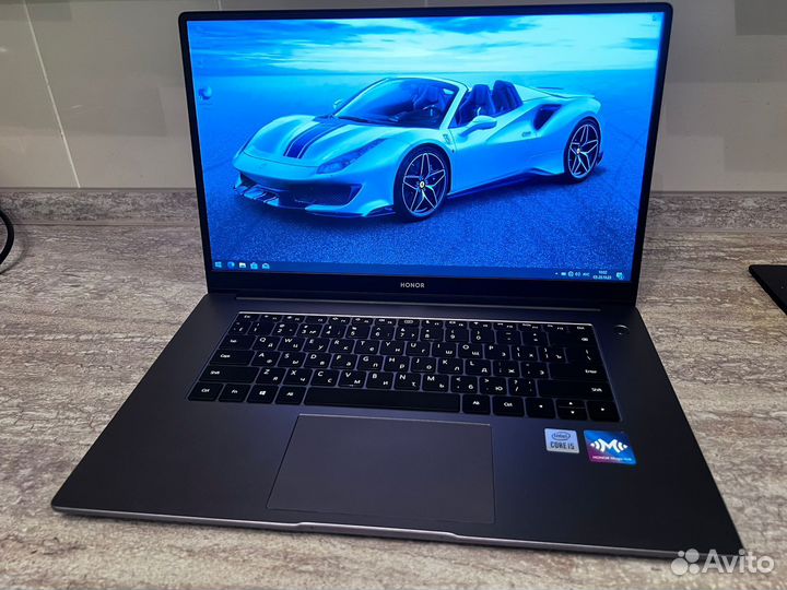 В идеале Honor Ryzen 5-3500U/SSD 512/IPs/15.6