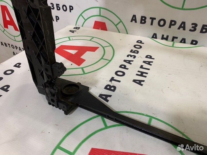 Рамка радиатора Ford Fusion CBK 1.4 (fxja) 2006