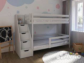 Двухъярусная детская кровать с лестницей комодом