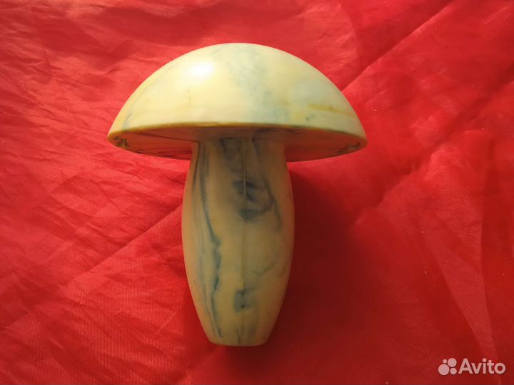 Грибок ссср.для штопанья.шкатулка игольница
