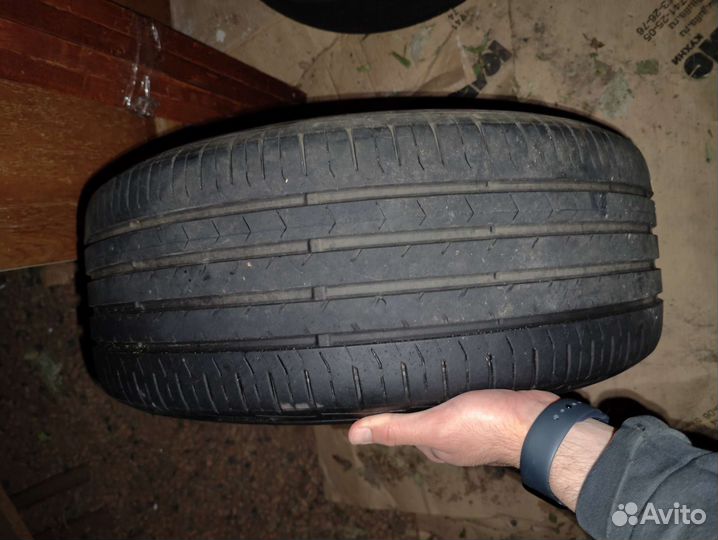 Continental ContiPremiumContact 5 215/55 R17 94W