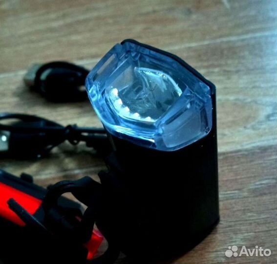 Фонарик для велосипеда