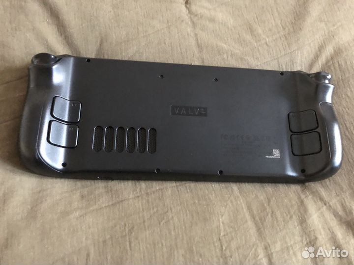 Портативная приставка Steam Deck