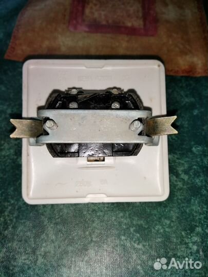 Выключатель электрический