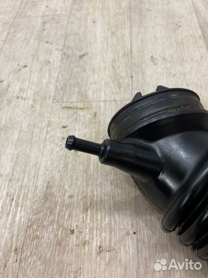 Патрубок воздушного фильтра Mitsubishi Lancer 9