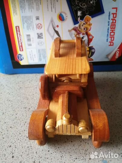 Деревянный автомобиль