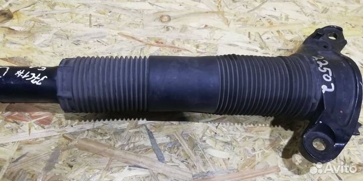 Амортизатор задний правый Jaguar E-Pace 2019