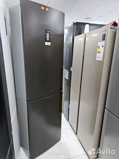 Двухкамерный холодильник Bosch.No frost