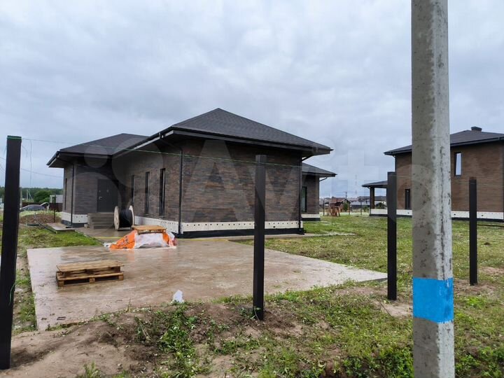 Дом 200 м² на участке 8,4 сот.