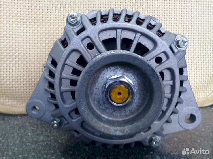 Генератор не оригинал Новый Nissan 13657