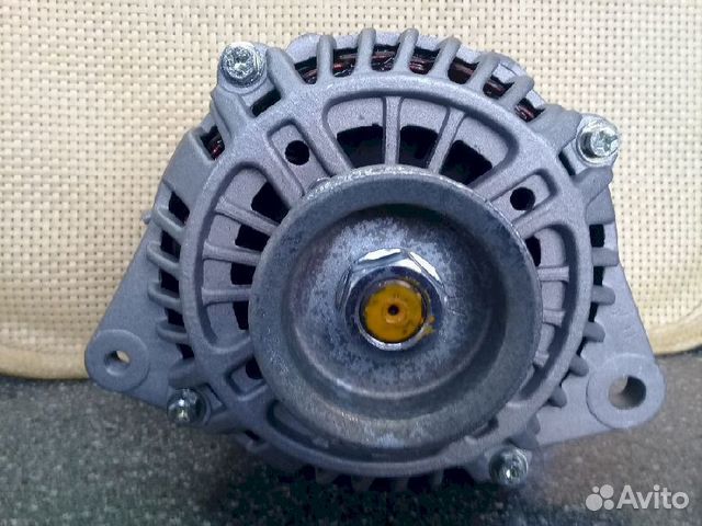 Генератор не оригинал Новый Nissan 13657