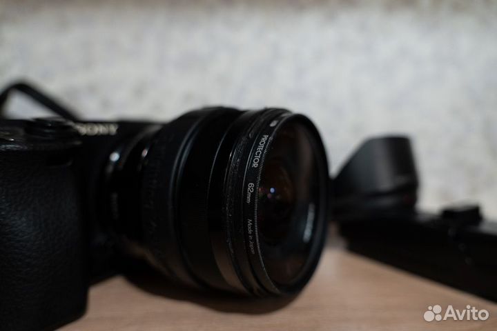 Фотоаппарат sony a6300 и Объектив sony 10-18 F4