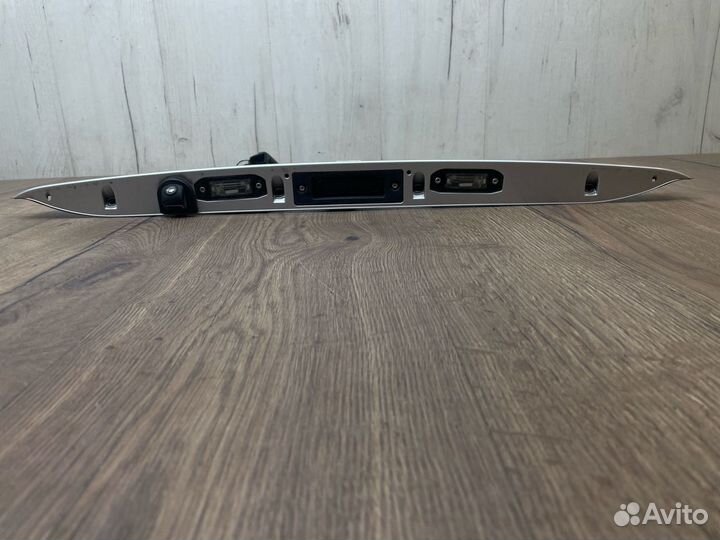 Накладка крышки багажника Volvo V50 MW42 B4204 2.0