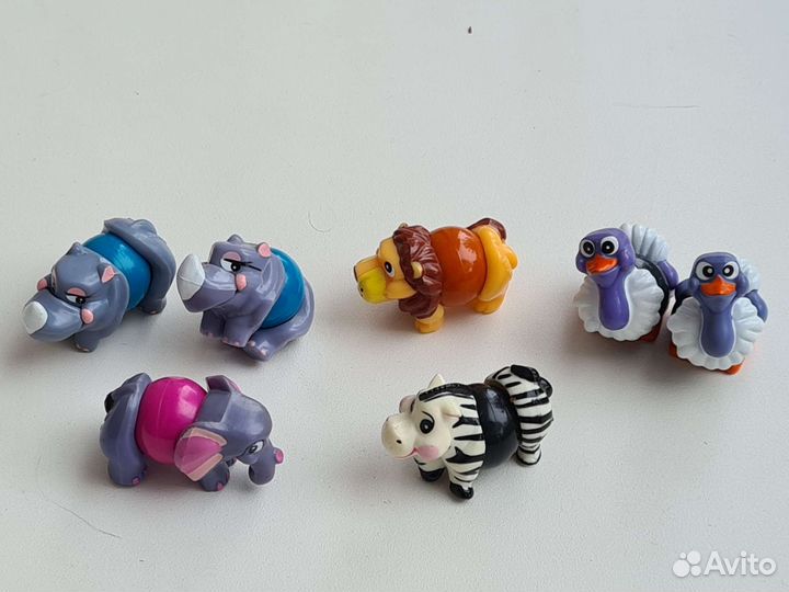 Игрушки из киндера львы, бегемоты