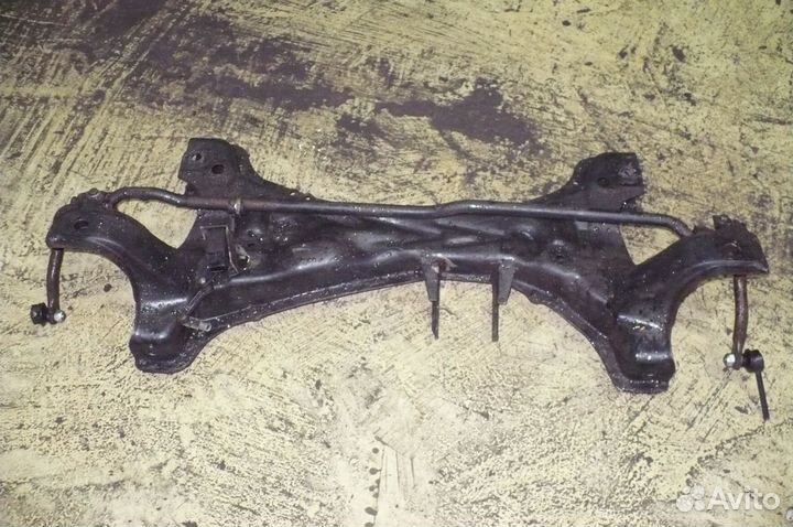 Подрамник передний Фольксваген Шаран 1996 2010