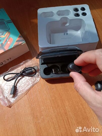 Беспроводные наушники новые