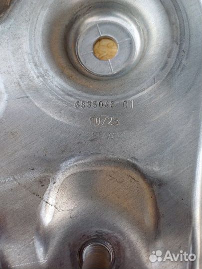 Кронштейн подрамника задний правый Bmw X7 G07