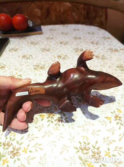 Статуэтка крокодил