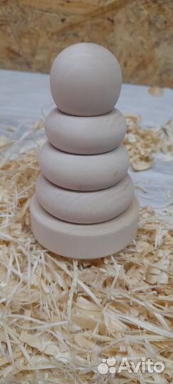 Деревянная пирамидка новая