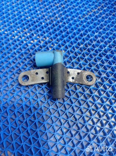 Датчик положения коленвала Renault Megane 1 седан