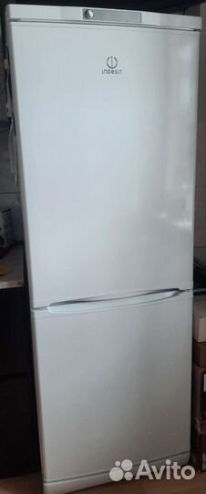Холодильник indesit