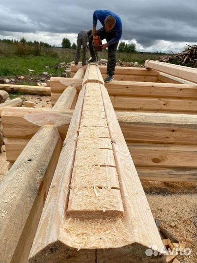 Сруб ручной рубки из лафета