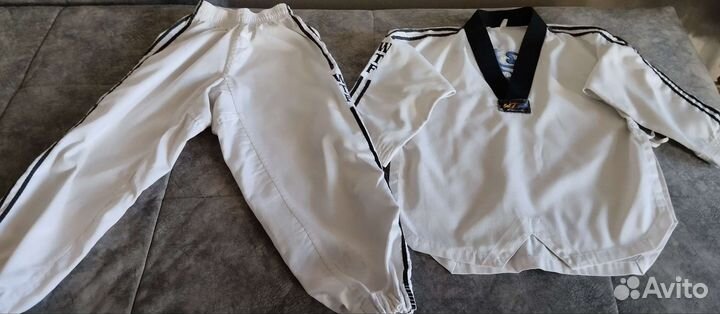 Кимоно бу для тхеквандо с надписью 